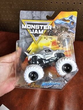 Megalodon Ghost Crew Crew 2025 Series 1 1:64 White Tires